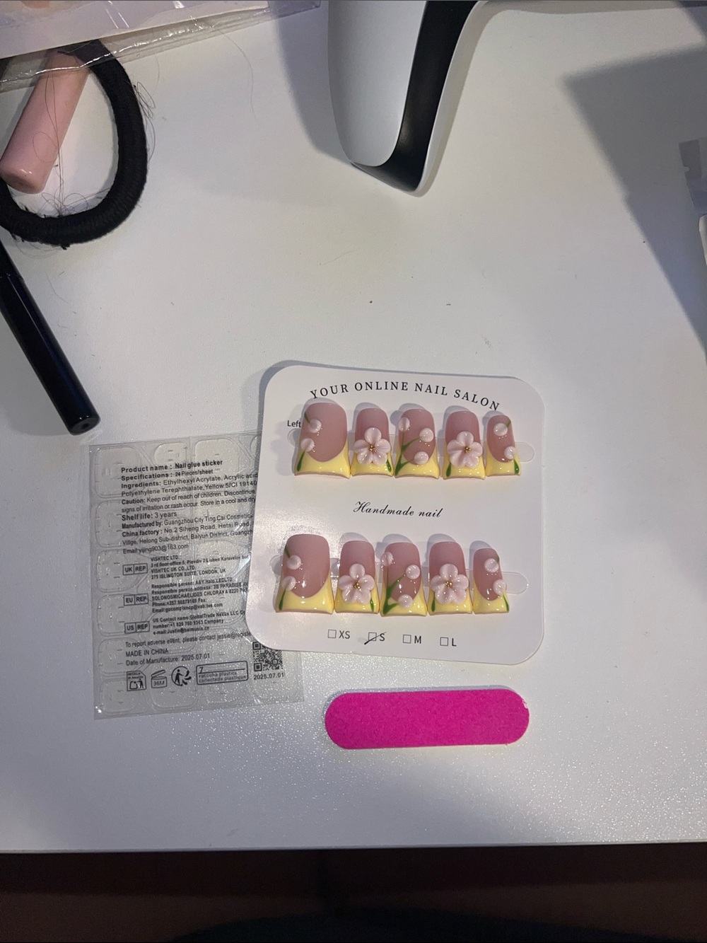 Duck/square press on nail set